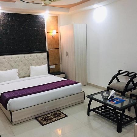 The Magnum Bed and Breakfast Nuova Delhi Esterno foto